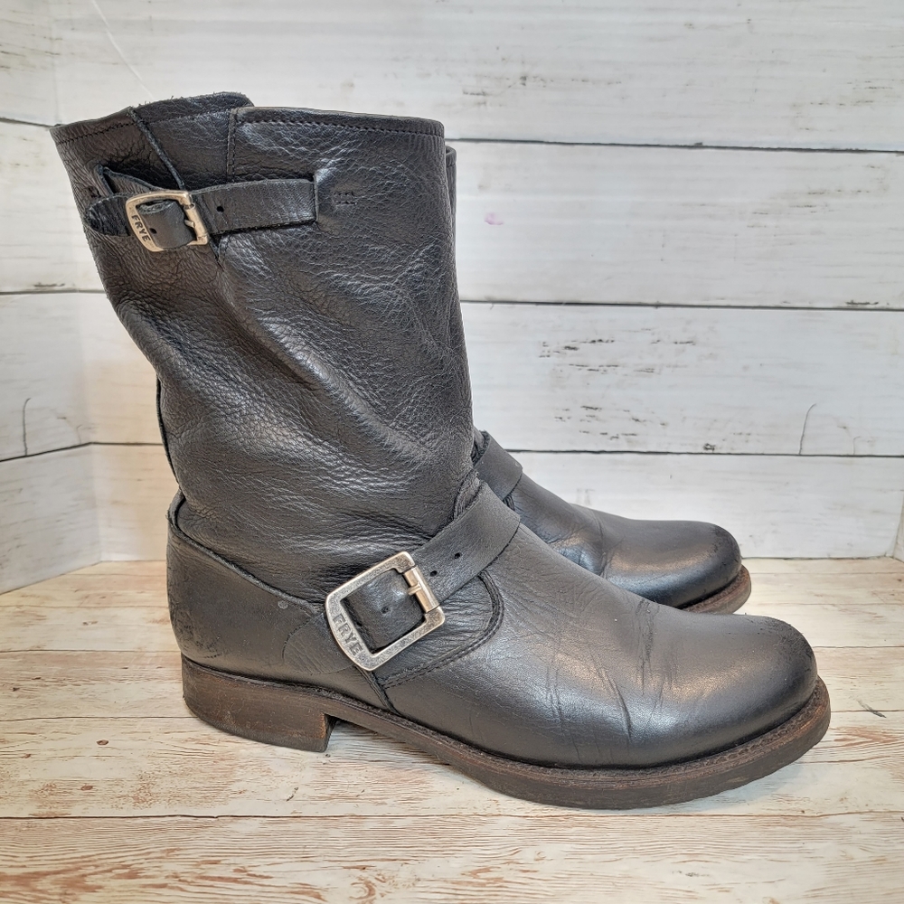Frye Veronica short boots in black leather